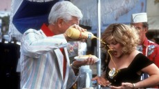 The Naked Gun: From the Files of Police Squad! Image 4