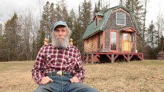 Burt's Buzz Image 1